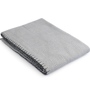 Плед из шерсти мериноса серого цвета из коллекции essential, 130х180 см 